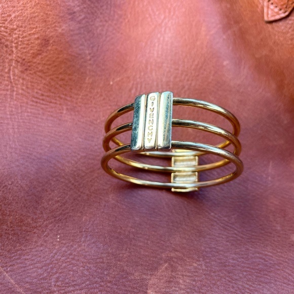 Vintage Givenchy gold cuff. - Picture 4 of 9